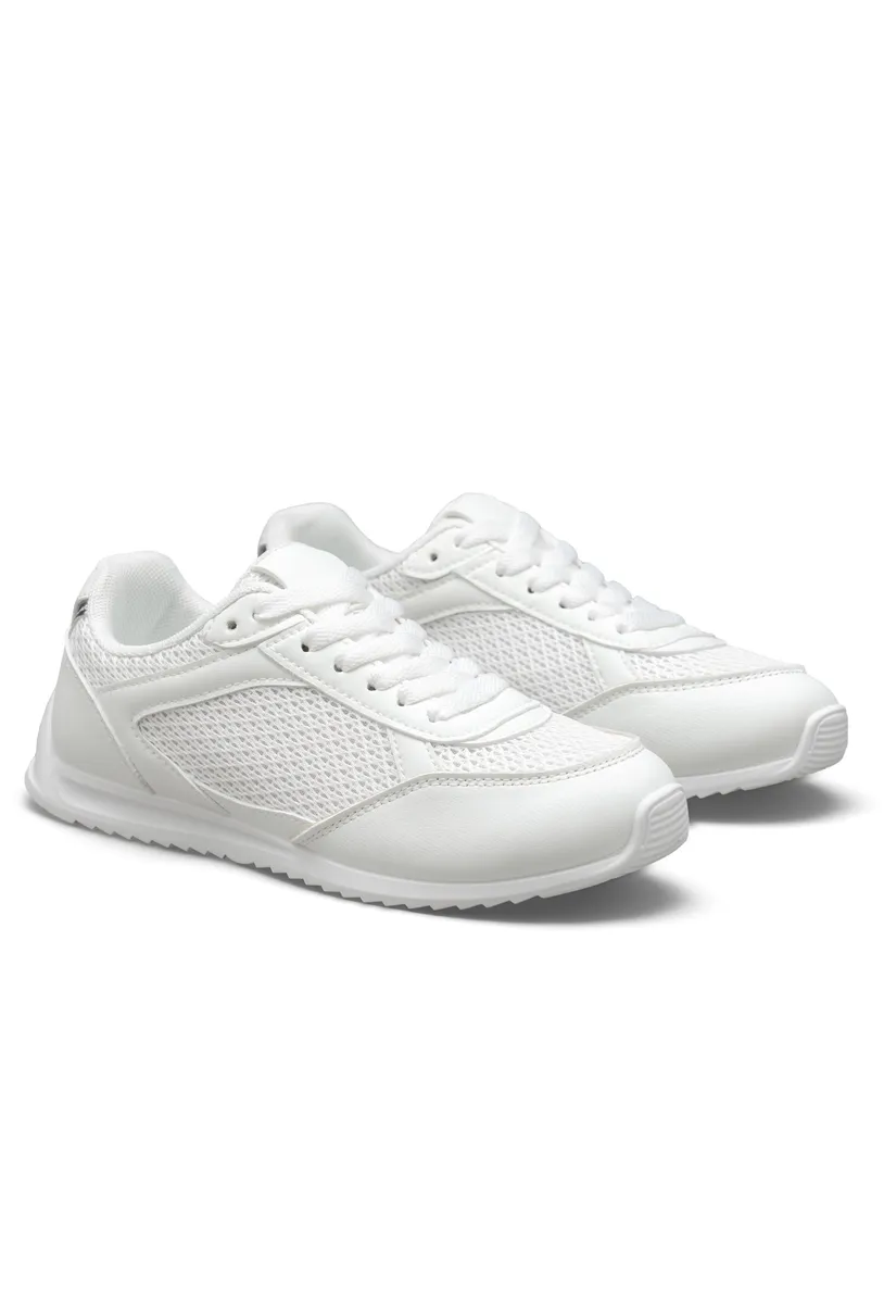 WHITE photo 3