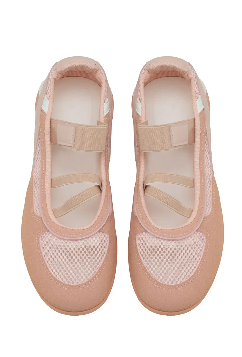 PINK photo 4