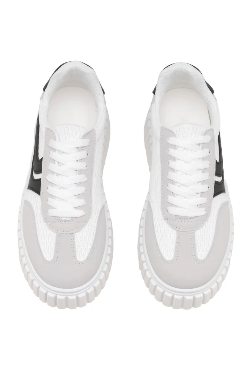WHITE photo 4