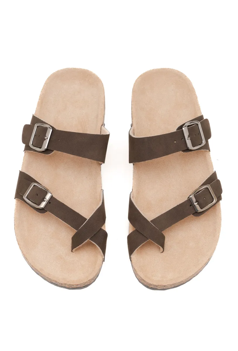 BROWN photo 4