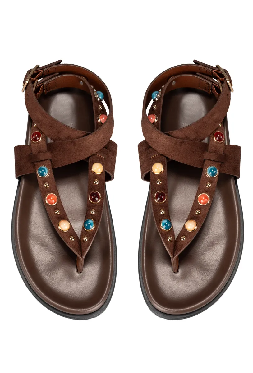 BROWN photo 4