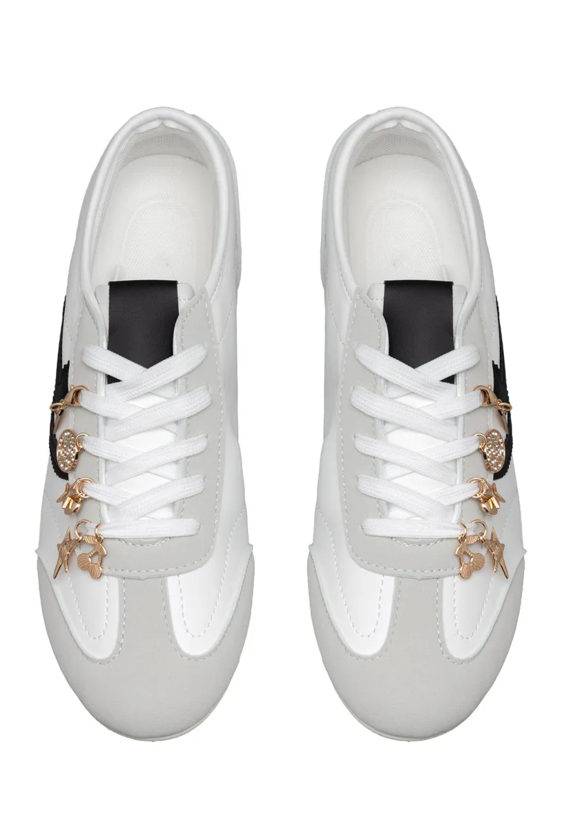 WHITE photo 4