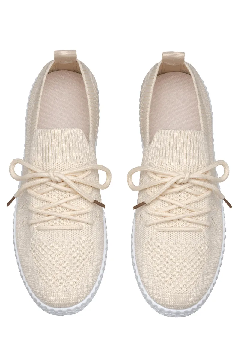 BEIGE photo 4
