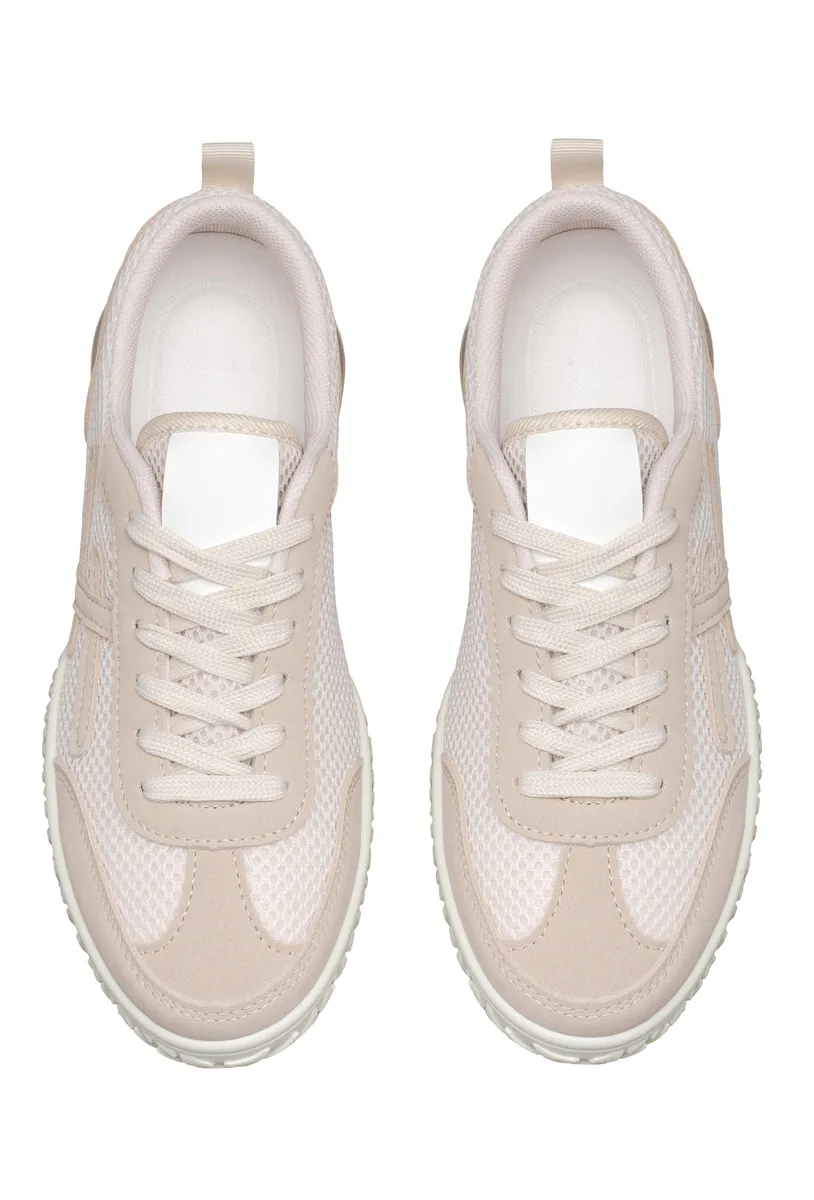 BEIGE photo 4