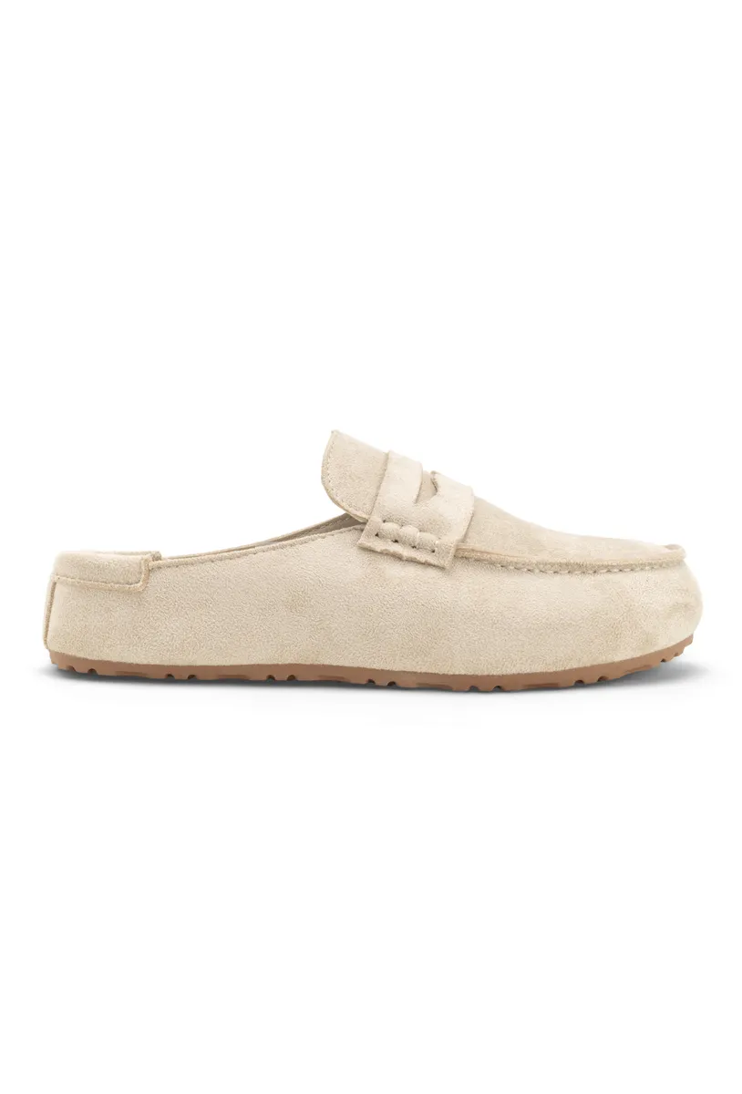 BEIGE photo 1