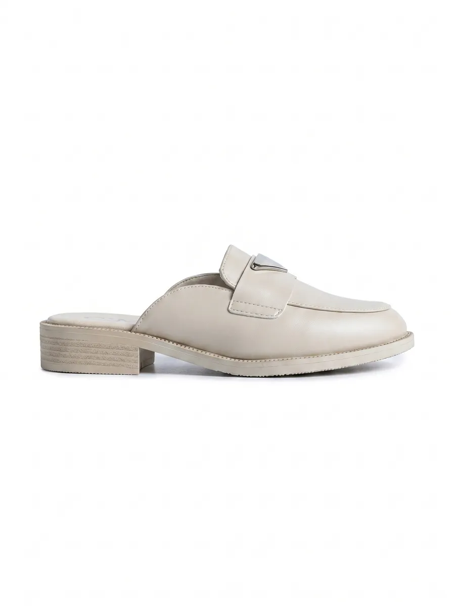 BEIGE photo 1