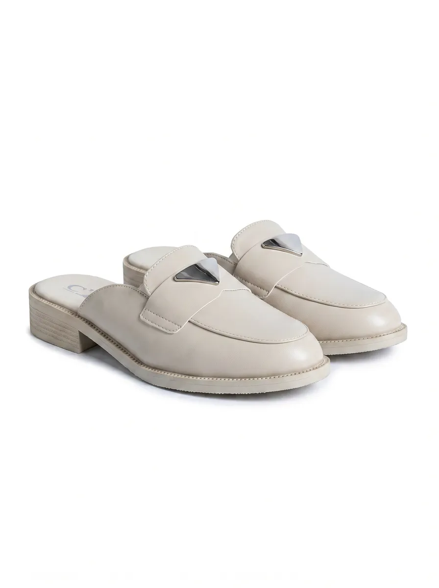 BEIGE photo 3