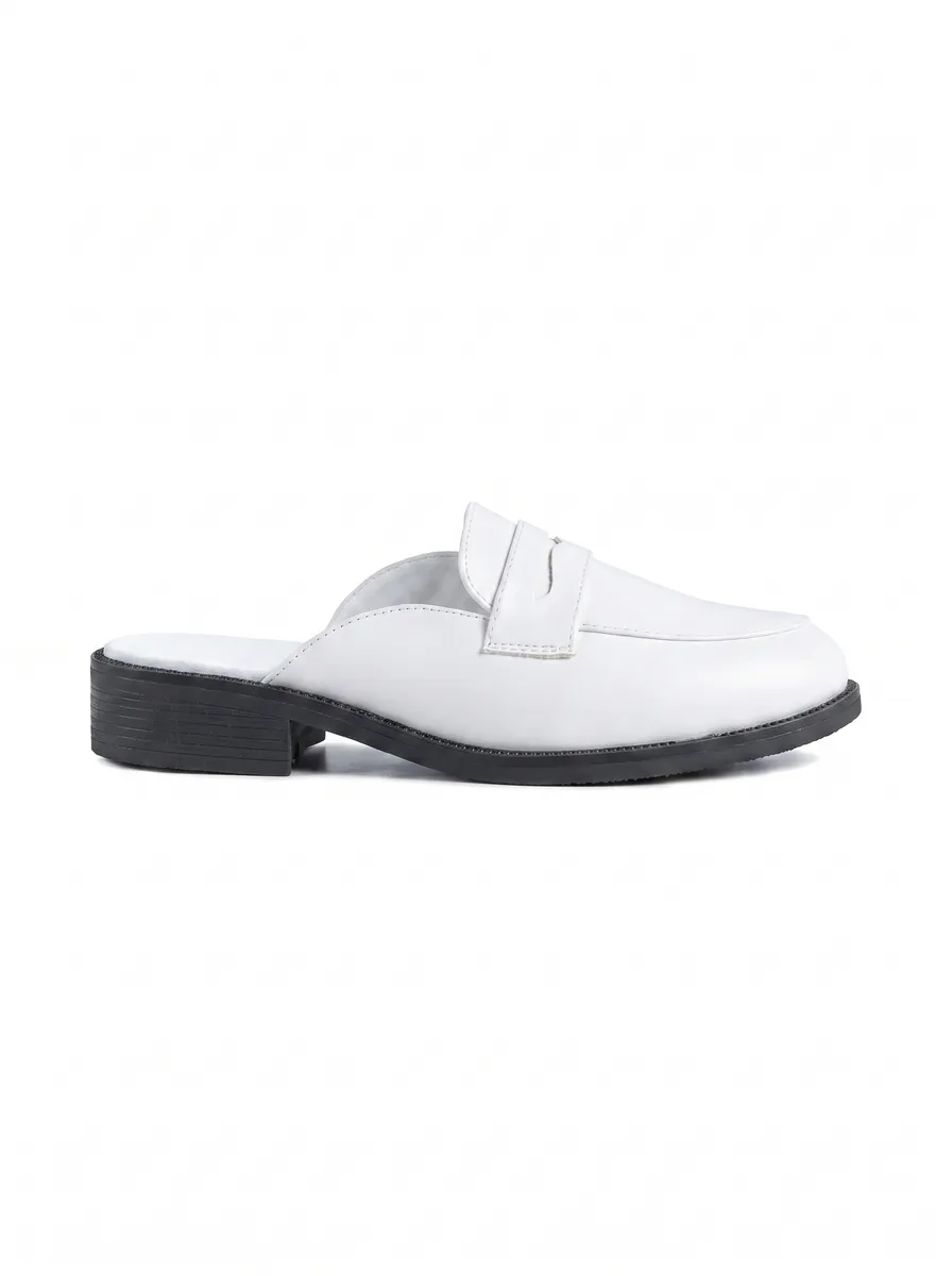 WHITE photo 1