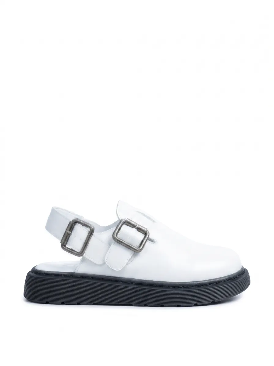WHITE photo 1