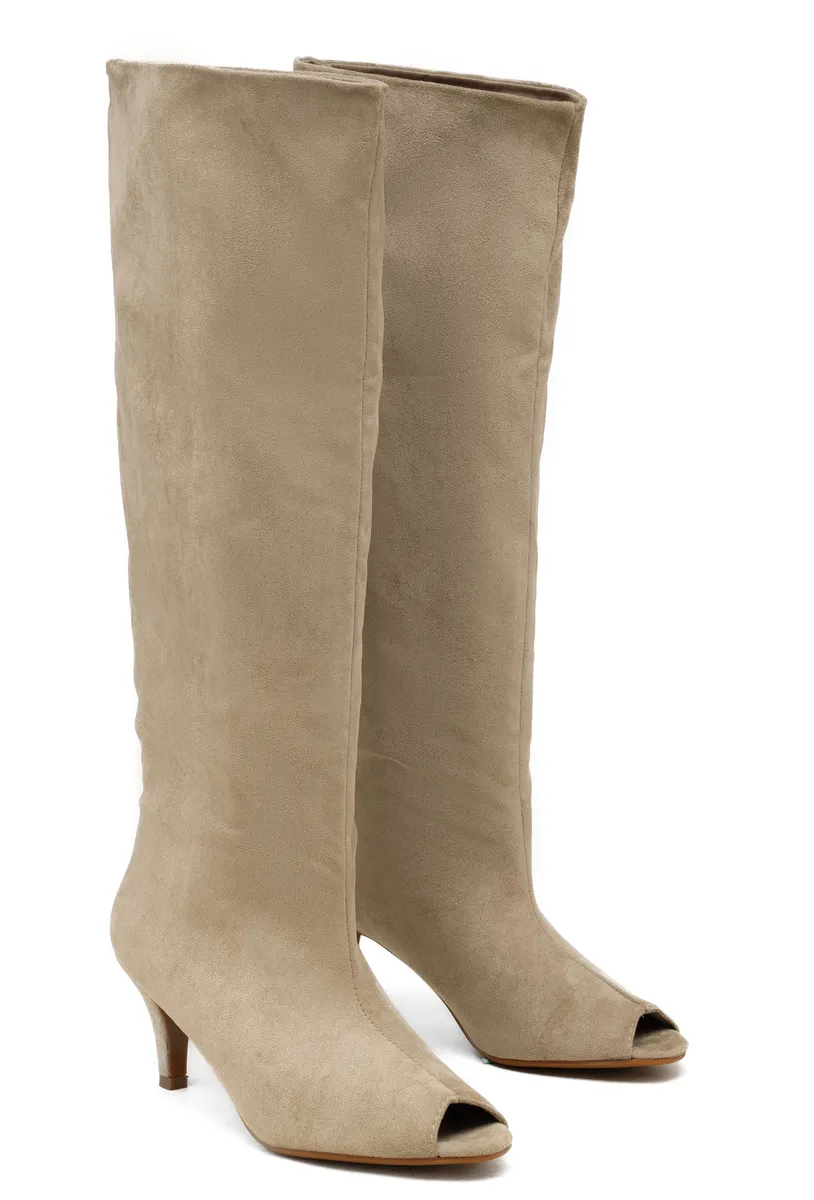 BEIGE photo 3