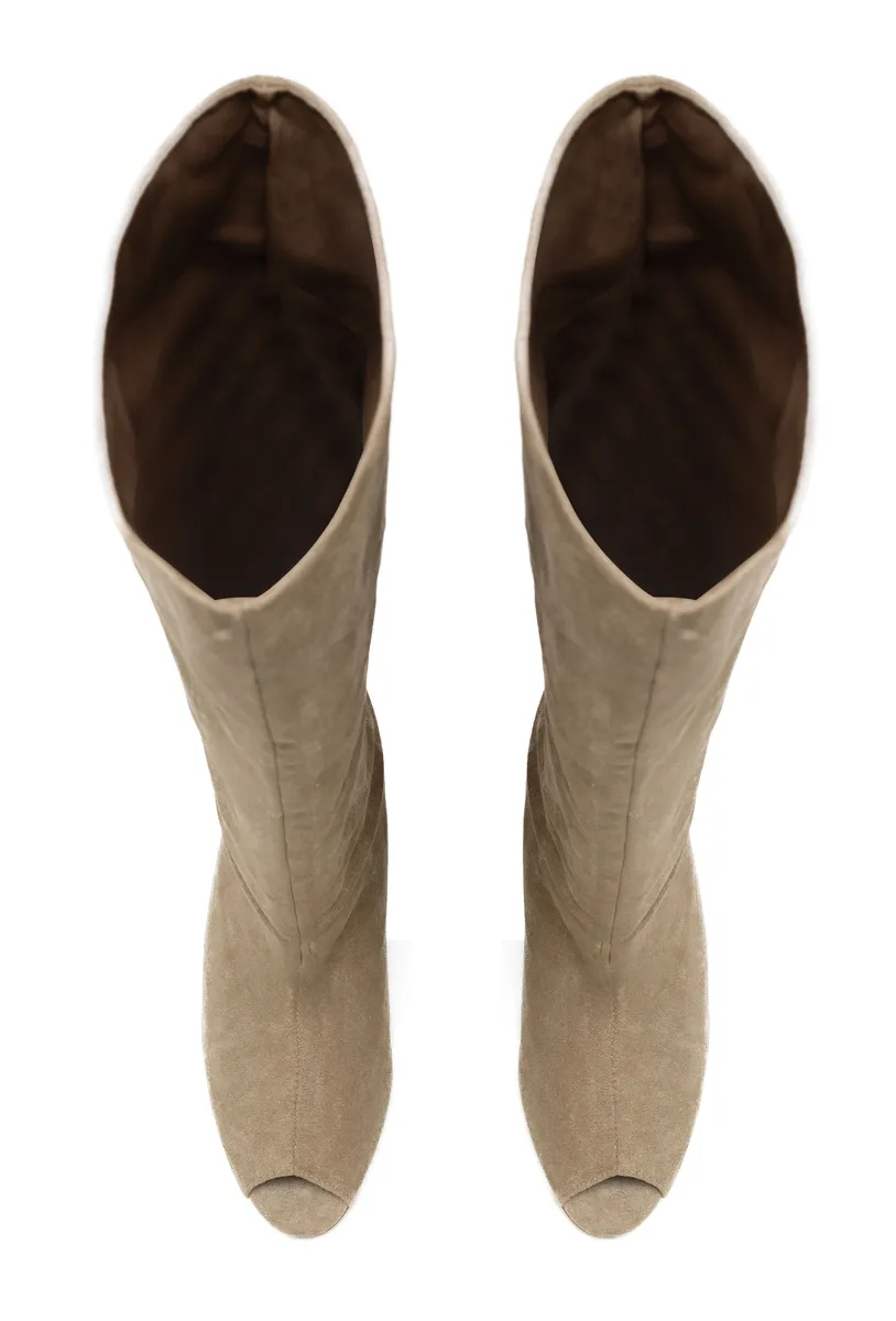 BEIGE photo 4