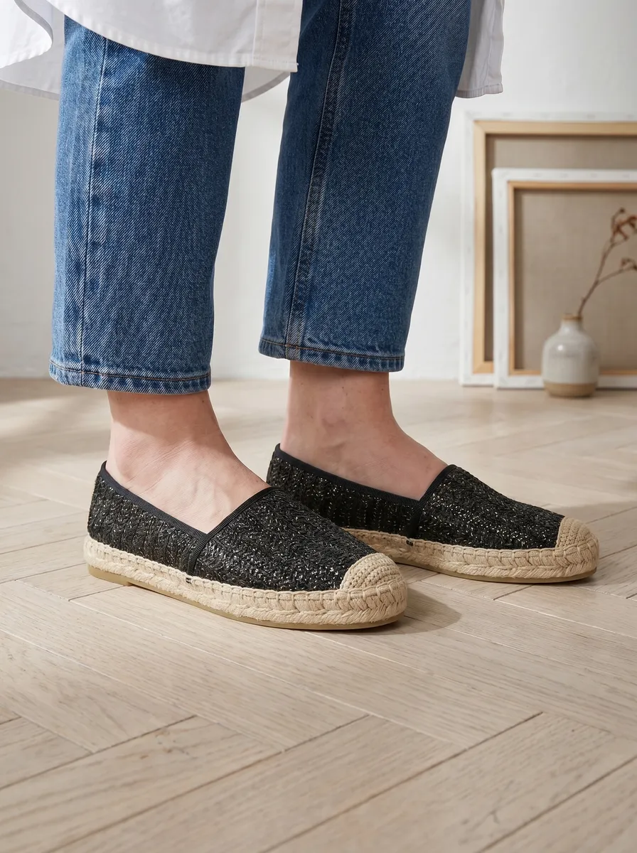 77-605 BLACK