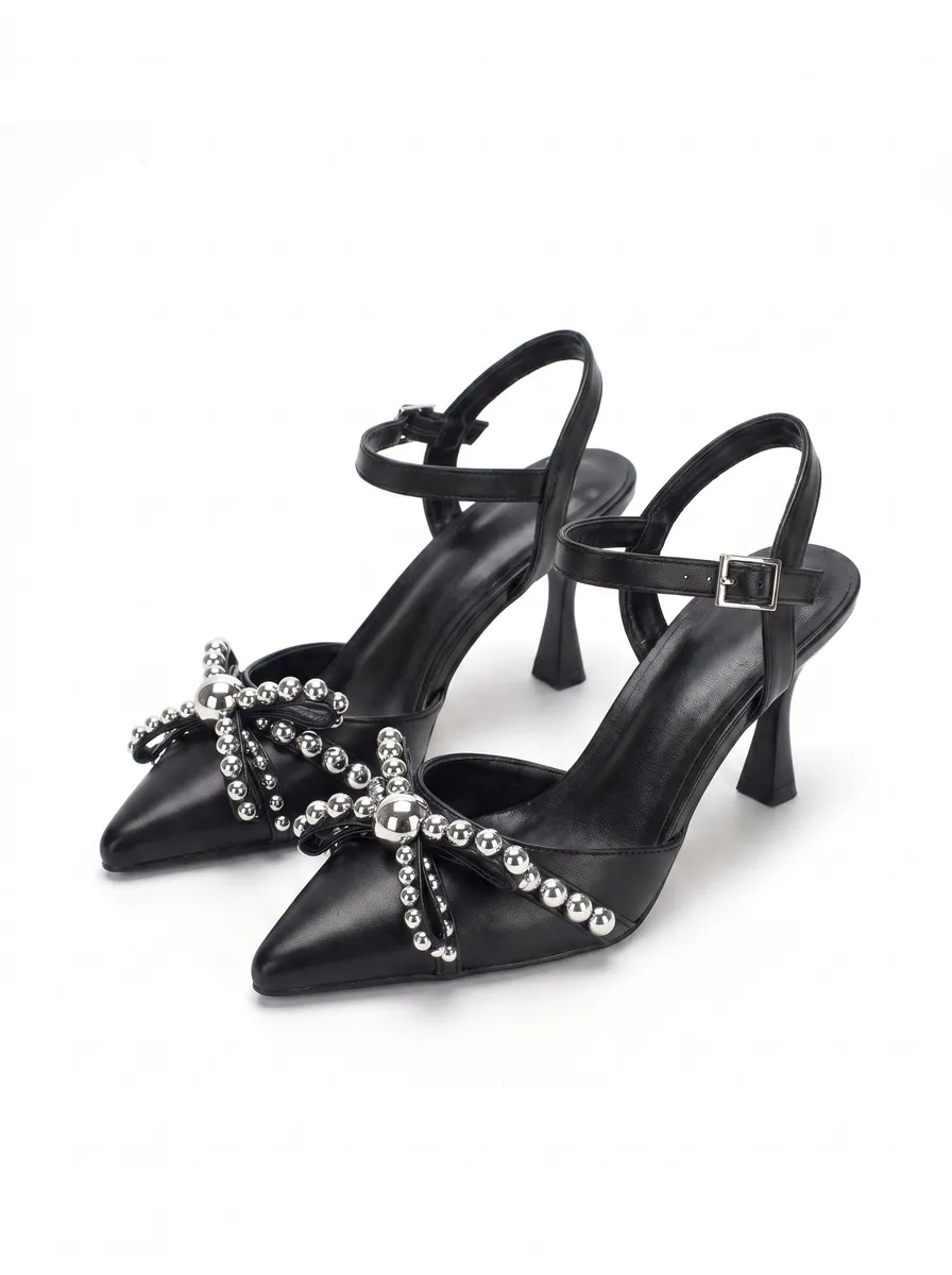 BLACK photo 3