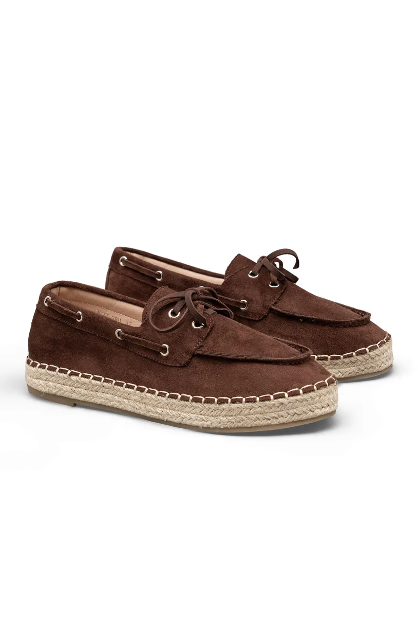 BROWN photo 3