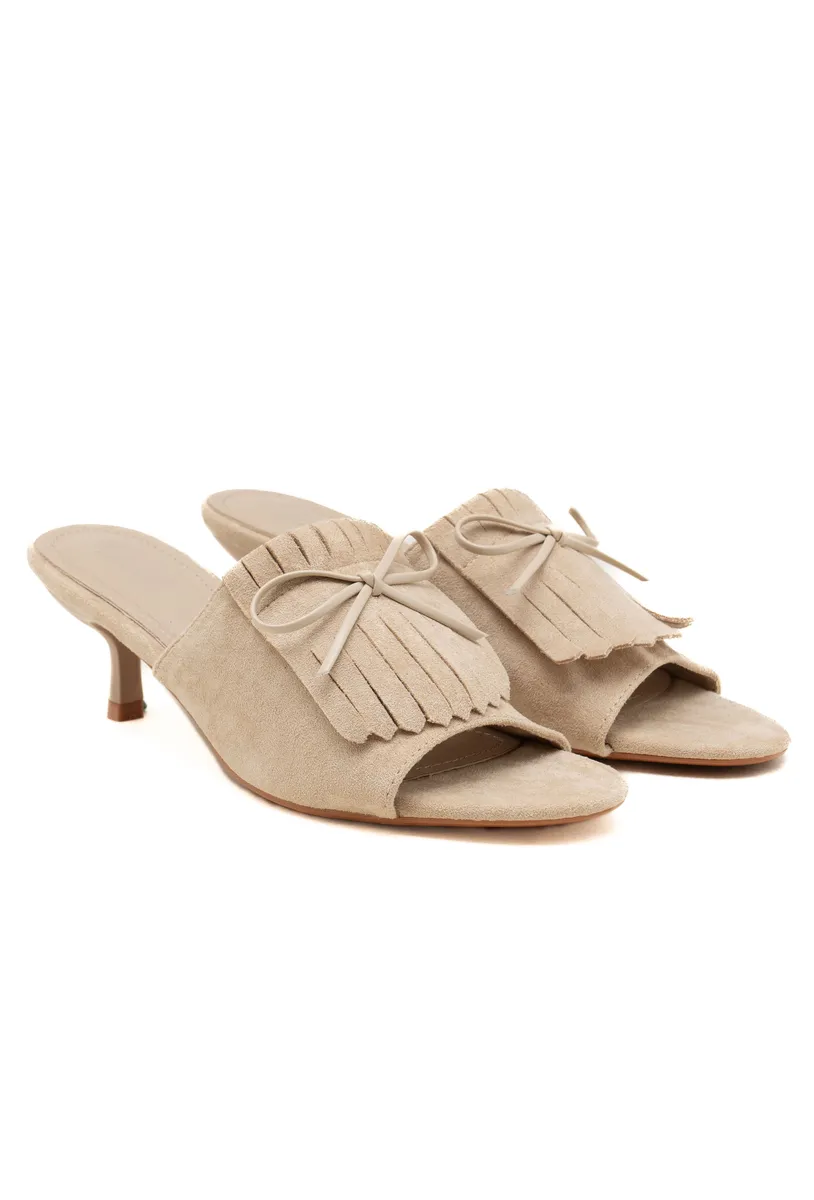BEIGE photo 3