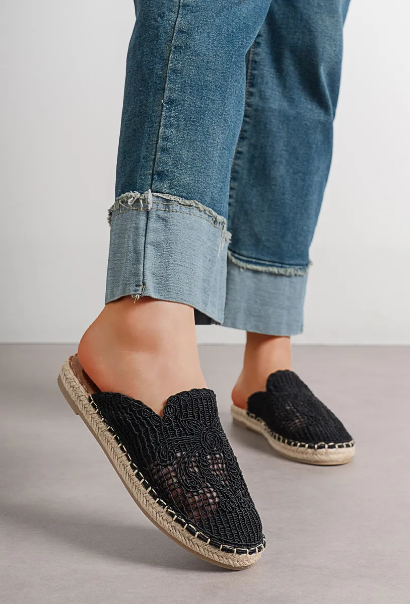77-700 BLACK