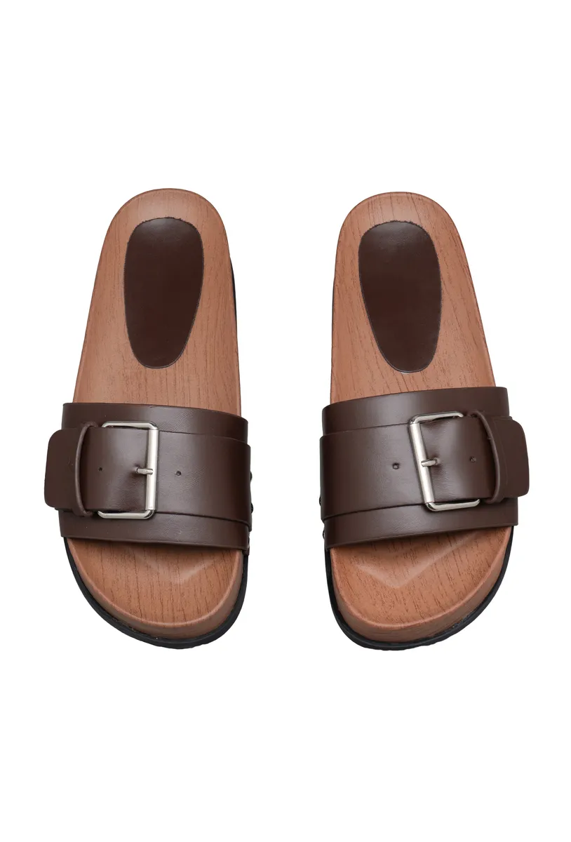 BROWN photo 4