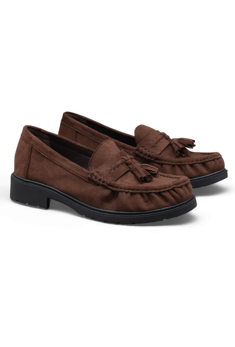 BROWN photo 3
