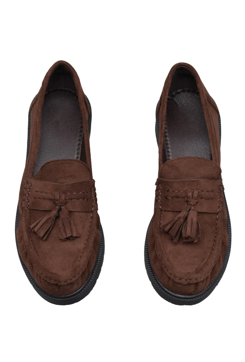 BROWN photo 4
