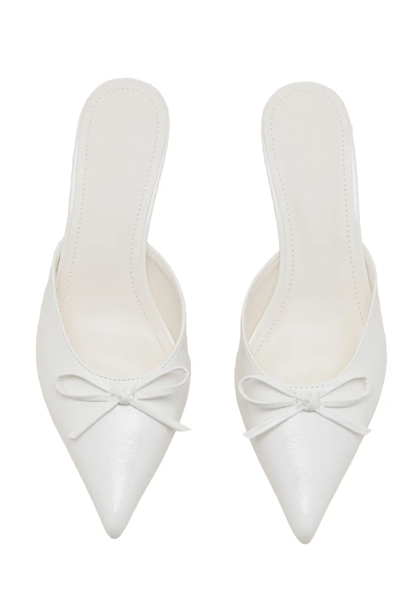 WHITE photo 4