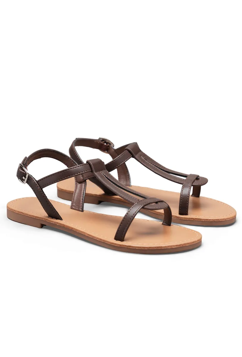 BROWN photo 3