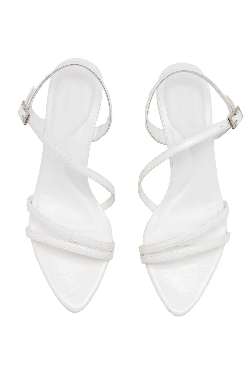 WHITE photo 4