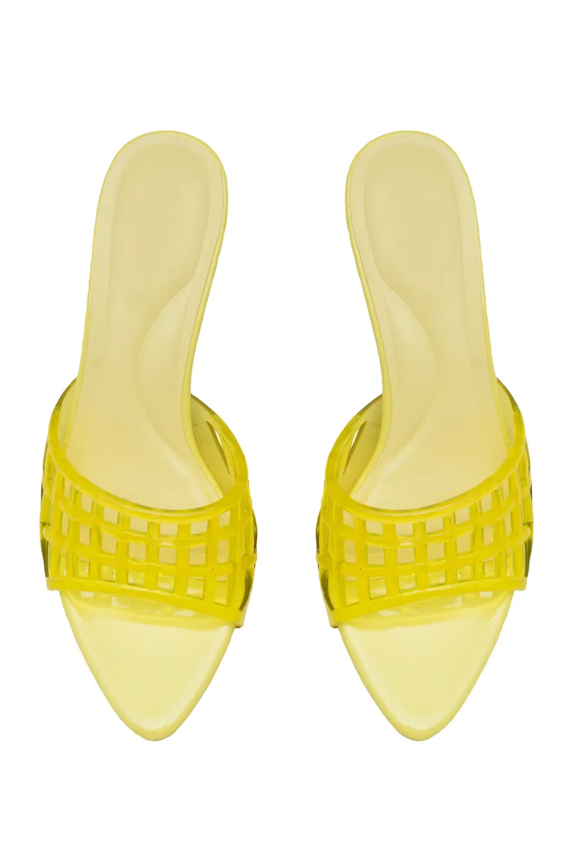 YELLOW photo 4