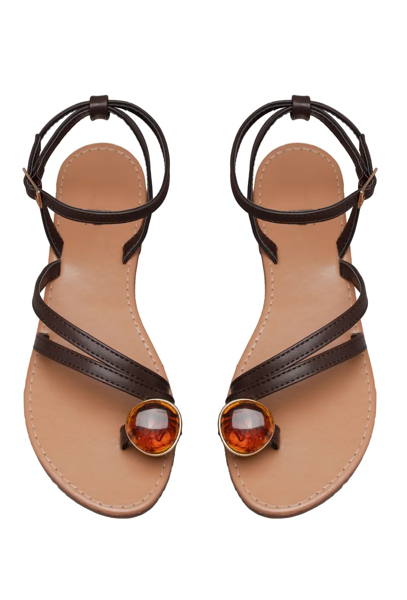 BROWN photo 4
