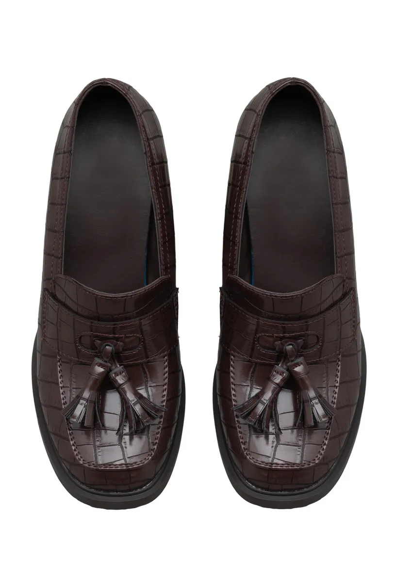 BROWN photo 4
