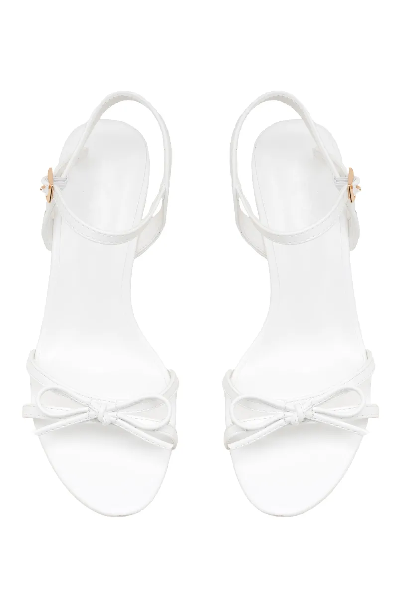 WHITE photo 4