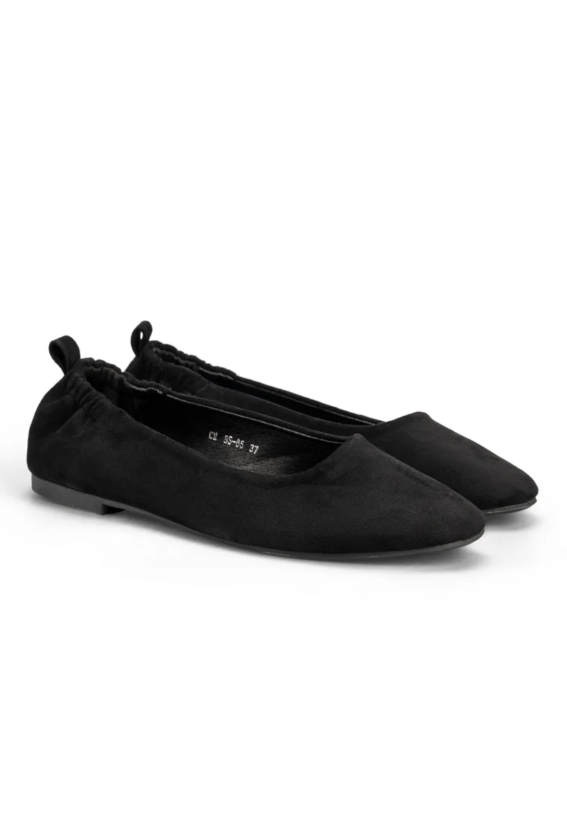 BLACK photo 3