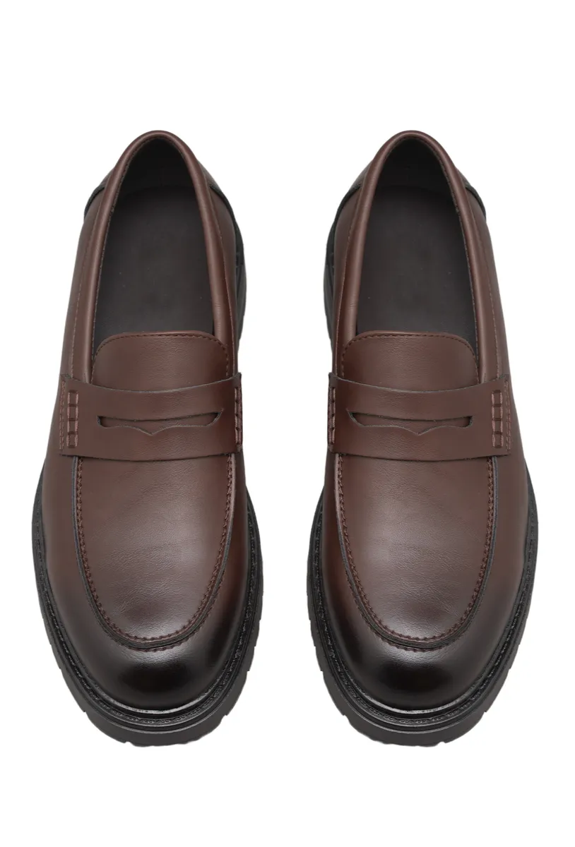 BROWN photo 4
