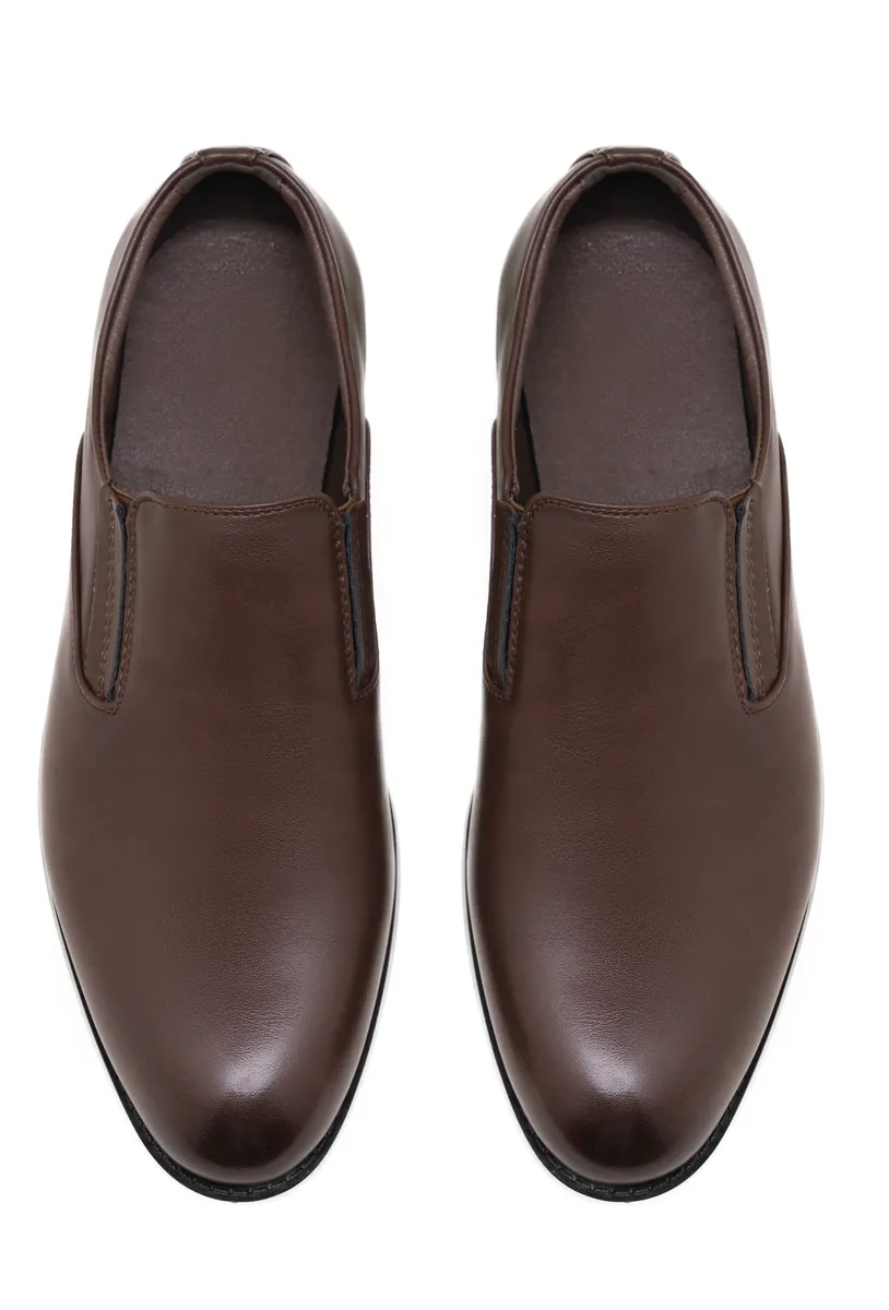 BROWN photo 4