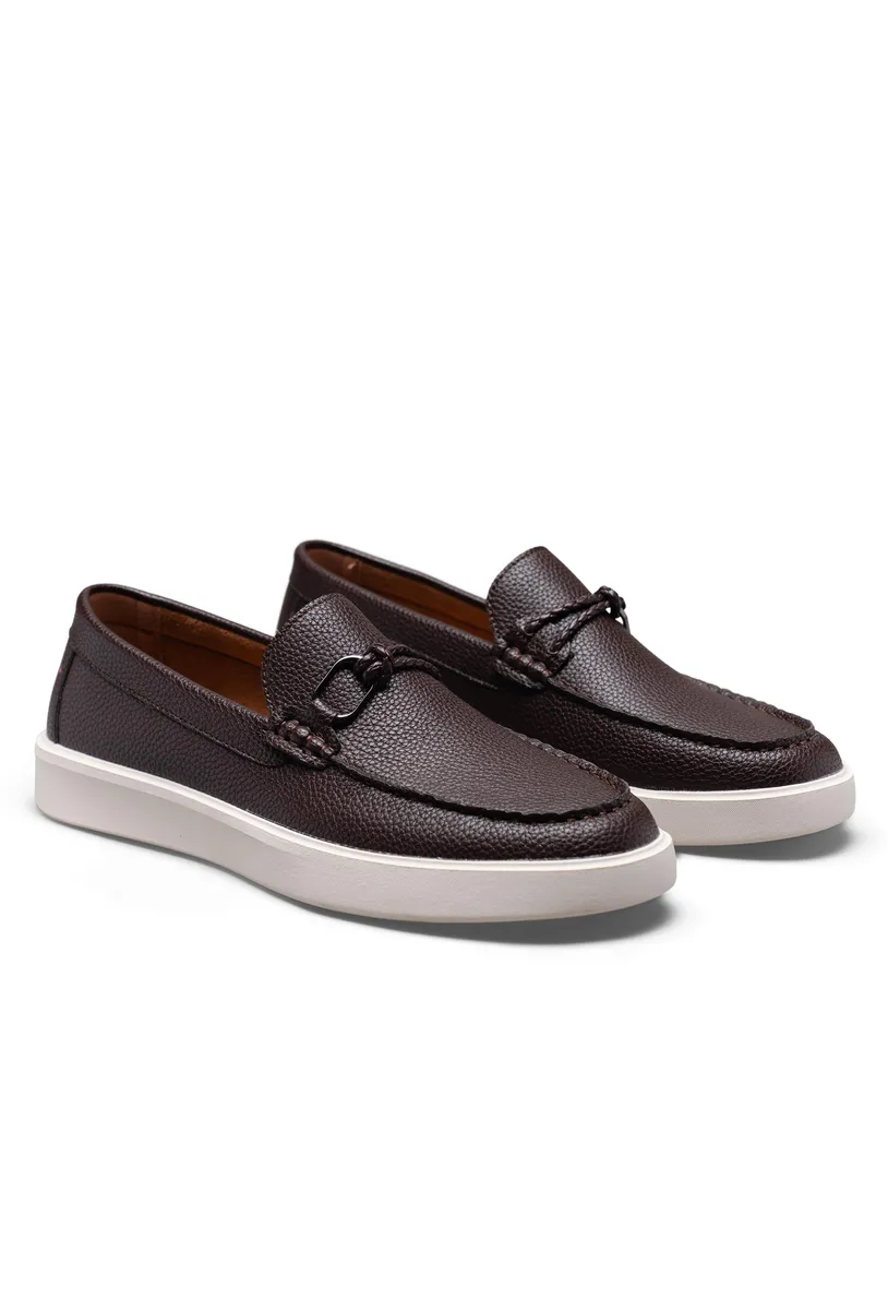 BROWN photo 3