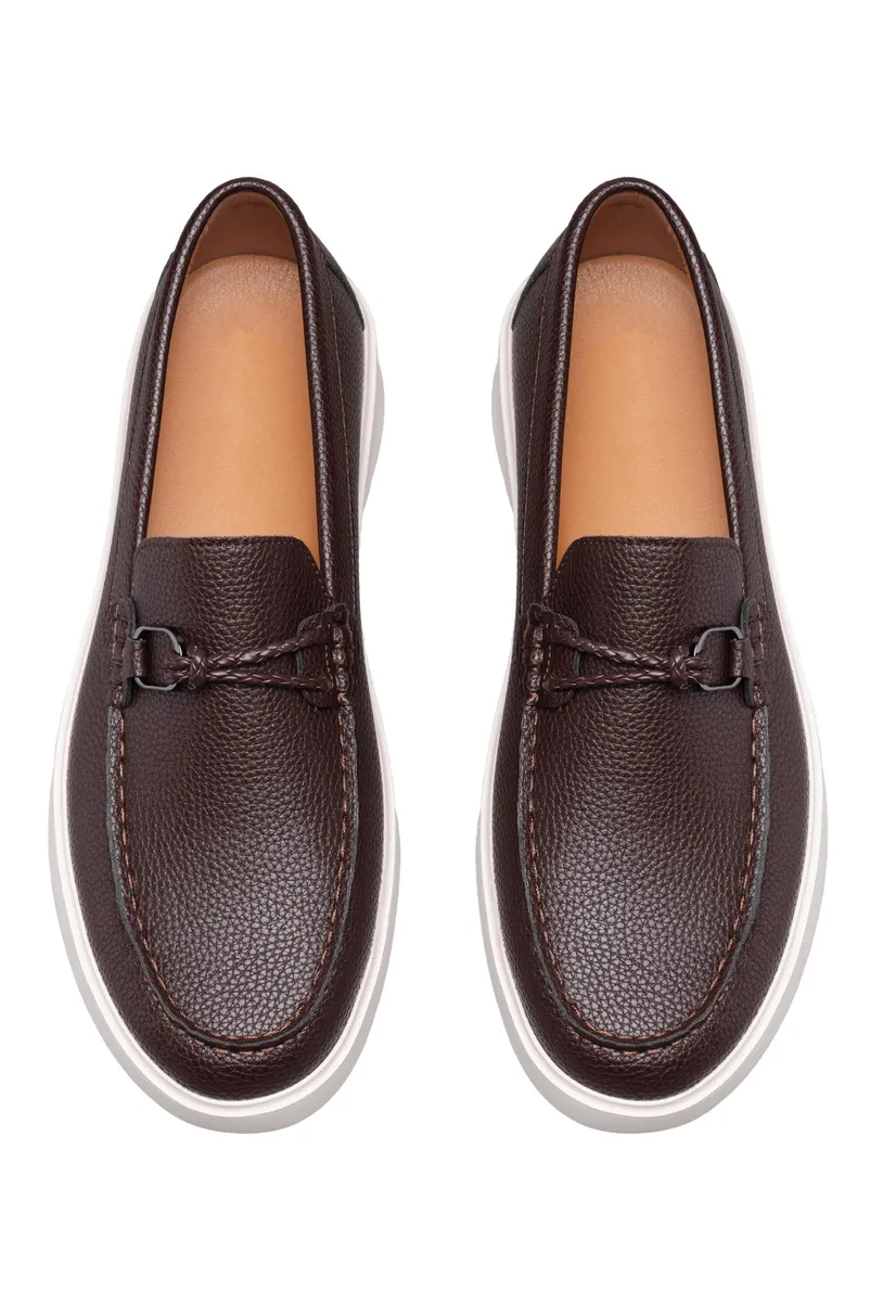 BROWN photo 4