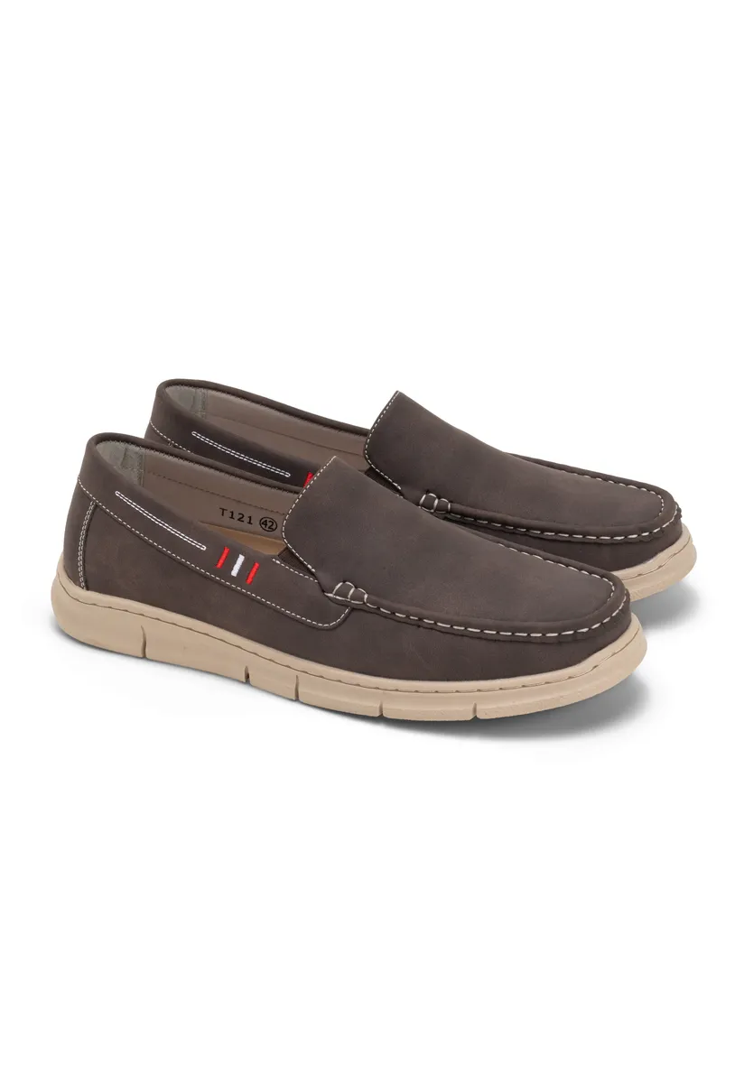 BROWN photo 3