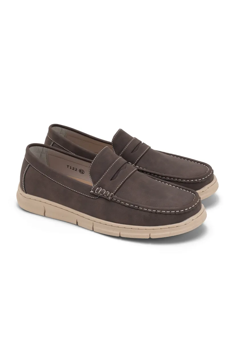 BROWN photo 3