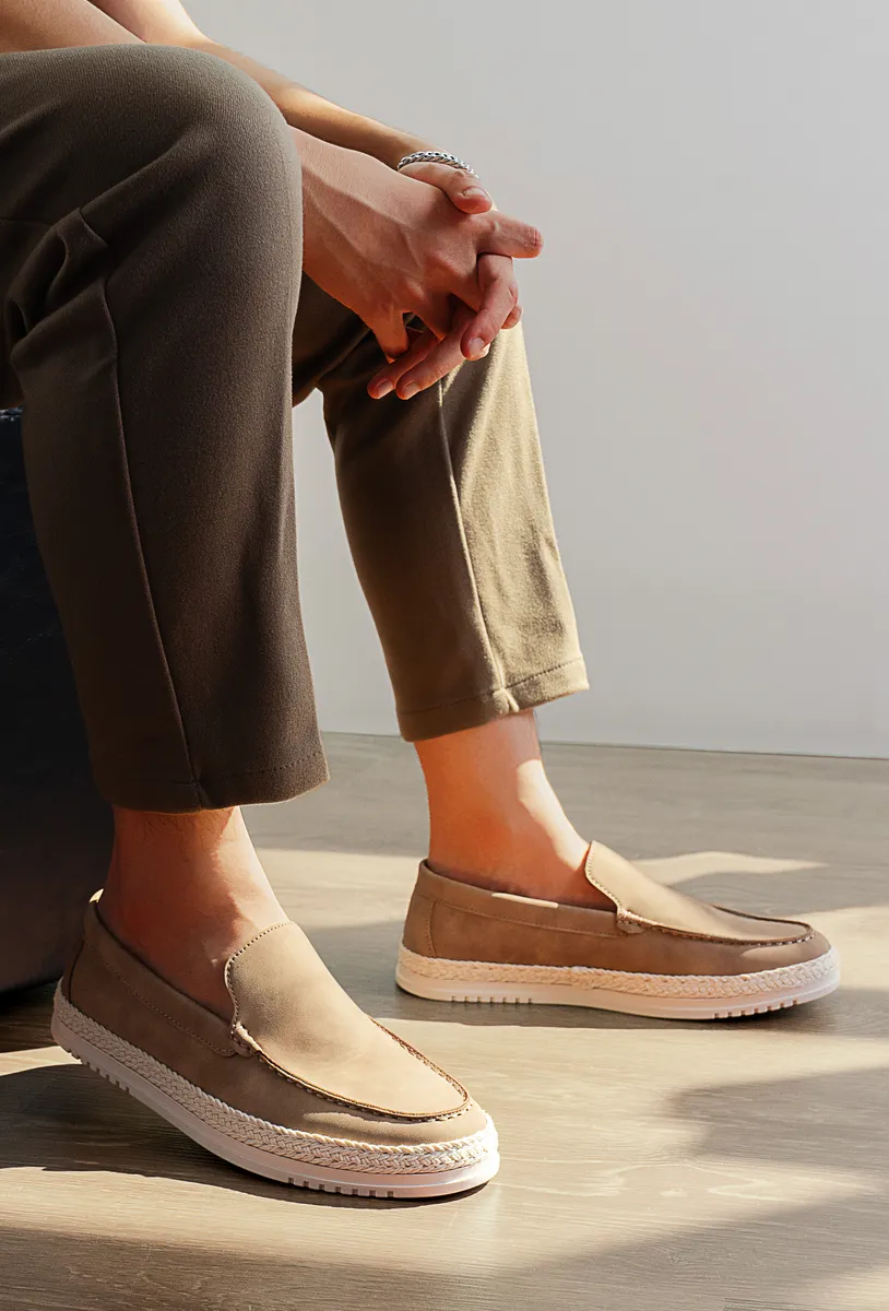 T126 KHAKI