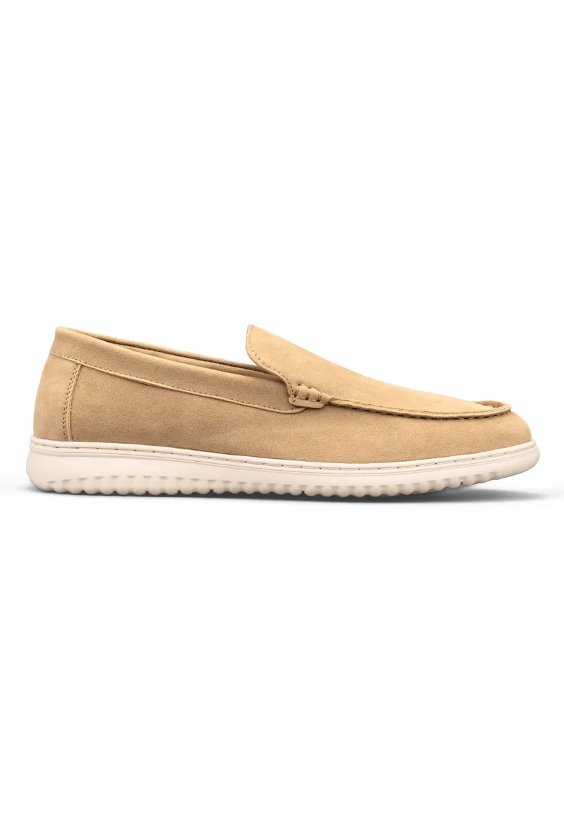 BEIGE photo 1